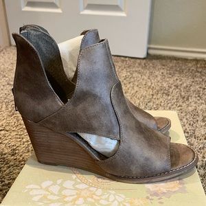 Very G Taupe Peep Toe Wedge Heel Booties